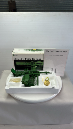 John Deere 214-T Baler