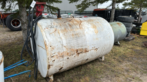 Approx. 500 Gallon Fuel Tank with 120V Pump