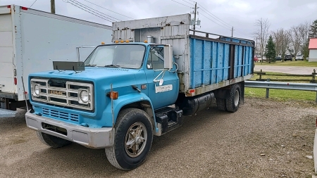 1980 GMC 7000 Single Axle Grain Truck