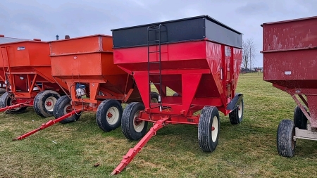 Gerber Approx. 400bu Gravity Wagon