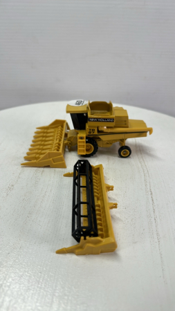New Holland TR-97 Combine w/2 Heads