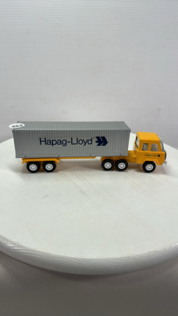 Hapag-Lloyd Tin & Plastic Semi