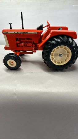 Allis D21 Tractor
