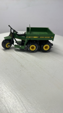 John Deere AMT 600 Gator