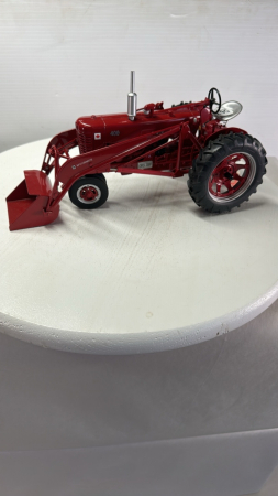 Farmall 400 Tractor with Loader