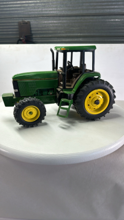 John Deere 7800 Tractor