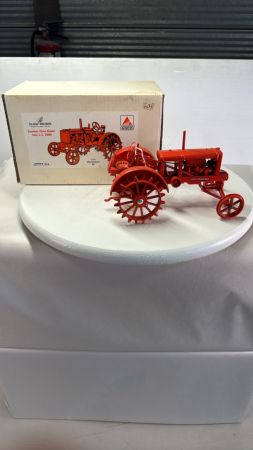 Allis Chalmers W7 Tractor