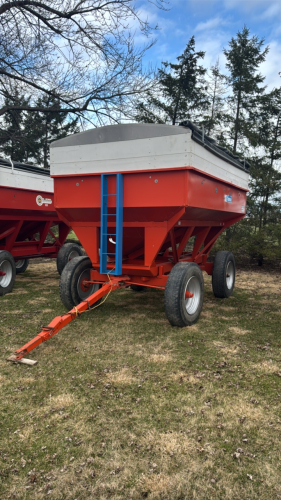 Turnco 350 Gravity Wagon