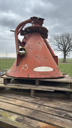 New Idea 3pth PTO Spreader
