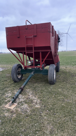Derynck 400bu Gravity Wagon
