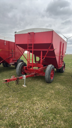 Central Welding 500bu Gravity Wagon