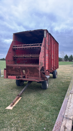 Gehl 16ft Forage Wagon
