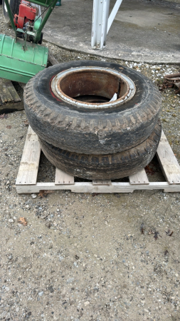 Pair of 9.00-20 Tites with Open Rims