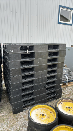 (10) Poly Skids