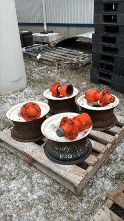 (4) Heavy Spindels with 6 Bolt Rims