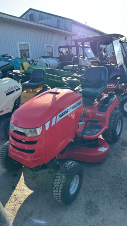 Massey Ferguson 2520 Lawn Tractor w/38in deck