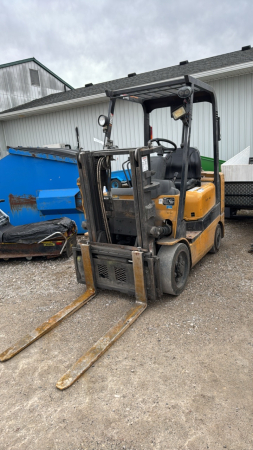 Cat Fork Lift