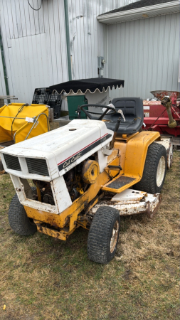 Cub Cadet 128 Lawn Tractor w/46in Deck