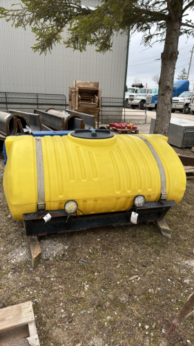 Poly 300 Gal Oval Tank w/Saddle