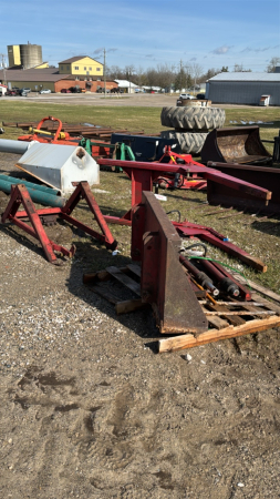 International Loader w/Manure Bucket