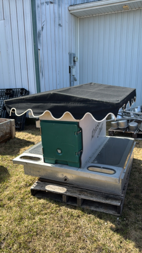 Refreshment Centre for Back of Gator