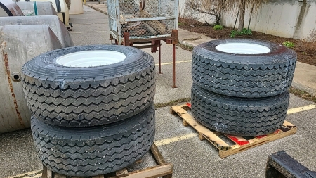 Unused Double Star 445/65R22.5 Tires and Rims