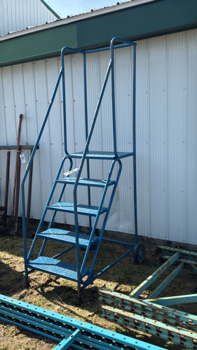 Rolling Step Ladder