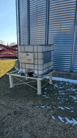 1000L Tote on Steel Stand
