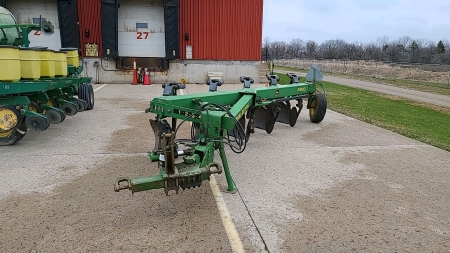 John Deere 2800 5 Furrow Semi-Mount Plow