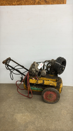 Comet Portable Compressor w/Roll of 3/8 Air Hose