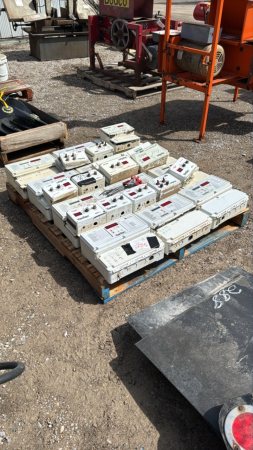 Approx. 24 Vari Fan Controllers