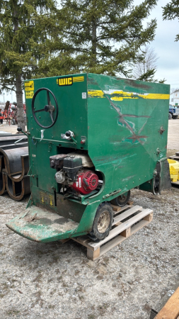 WIC 52 Feed Cart w/Honda Motor