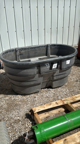Rubbermaid 100 Gallon Water Trough