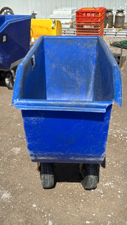 Poly Feed Cart