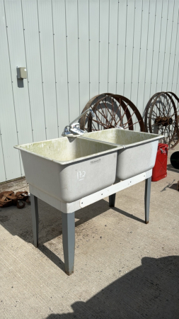 Set of Poly Wash Tubs