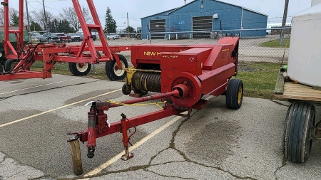 New Holland 311 Square Baler