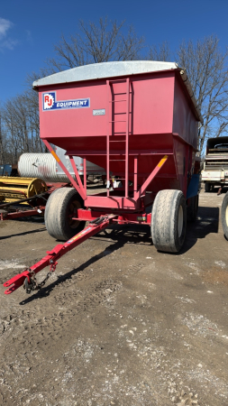 RJ 500bu Gravity Wagon with Tarp
