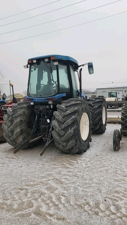 New Holland TV 140 Bidirectional 4WD Tractor