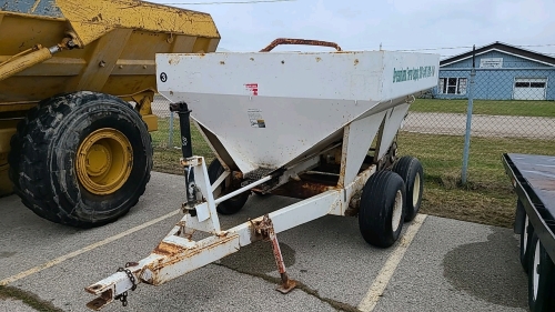 Willmar 400 Tandem Fertilizer Spreader