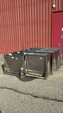 9-Stainless 30in Double Sided Hog Feeders