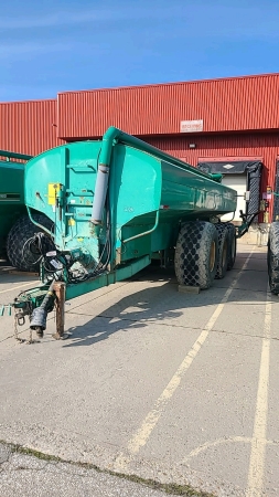 Houle 6100 Gallon 3 Axle Manure Tank