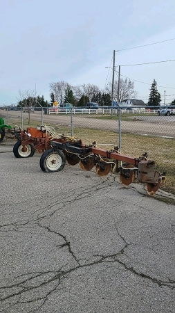 HS 11 Row Hyd. Fold Toolbar Side Dresser