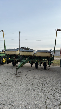 John Deere 7000 6 Row Planter