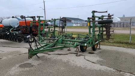 John Deere 1010 24ft Cultivator