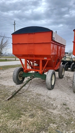 Bruns 430bu Gravity Wagon with Tarp