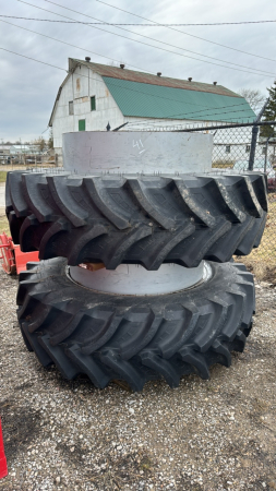 Pair of 480/80R42 Snap-On Duals