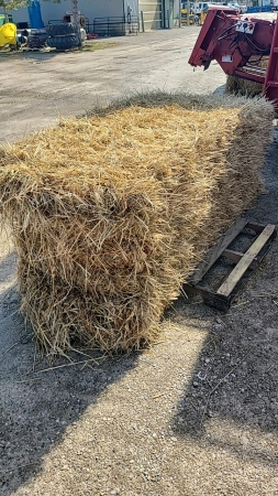 64-Square 3x3x8 Bales of Hay
