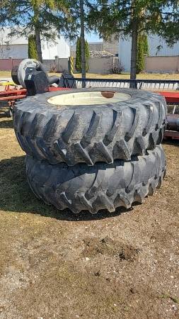 Pair of 520/85R38 Tires on Rims