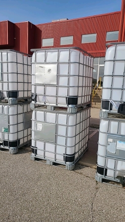 Pair of 1000 Litre Liquid Totes