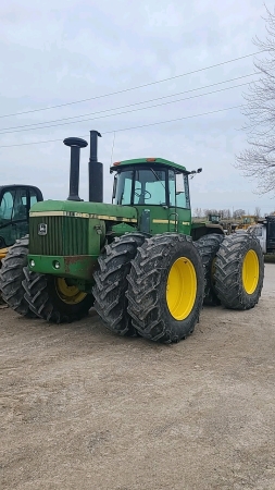 John Deere 8640 4WD Tractor